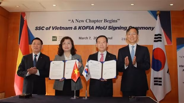 At the MoU signing ceremony (Photo: VNA)