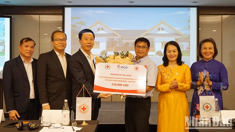 SIPCO Company supports the construction of the healthcare facility Little Napeng in Vientiane Province (Laos).