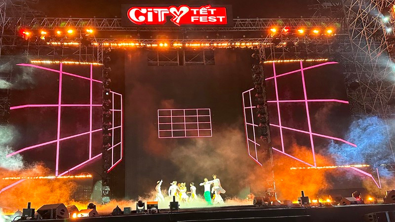 An art performance at the opening ceremony for the City Tet Fest – Thu Duc 2025.