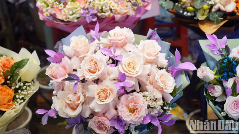 Roses are still the type of flowers that many customers choose to buy for the International Women’s Day. Roses are still the type of flowers that many customers choose to buy for the International Women’s Day.