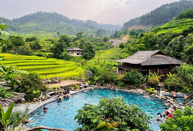 Tram Tau boasts an abundant natural hot spring resource with temperatures and mineral compositions highly beneficial to health. 