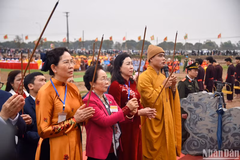 The delegates perform spiritual rituals at the festival.