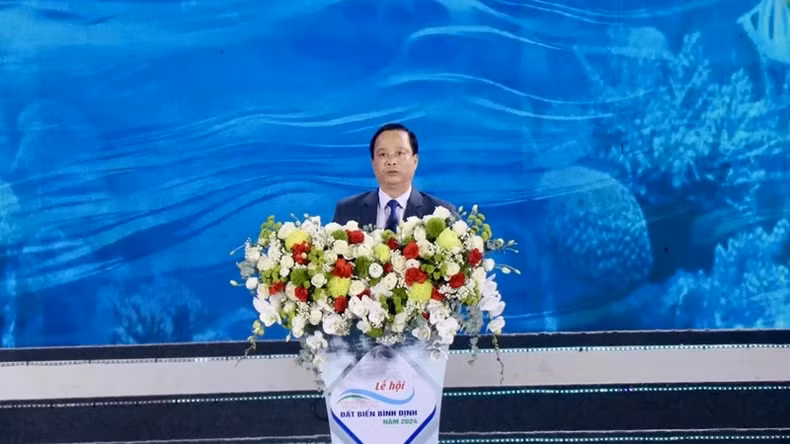 Vice Chairman of Binh Dinh Provincial People’s Committee Nguyen Tuan Thanh speaks at the opening ceremony.