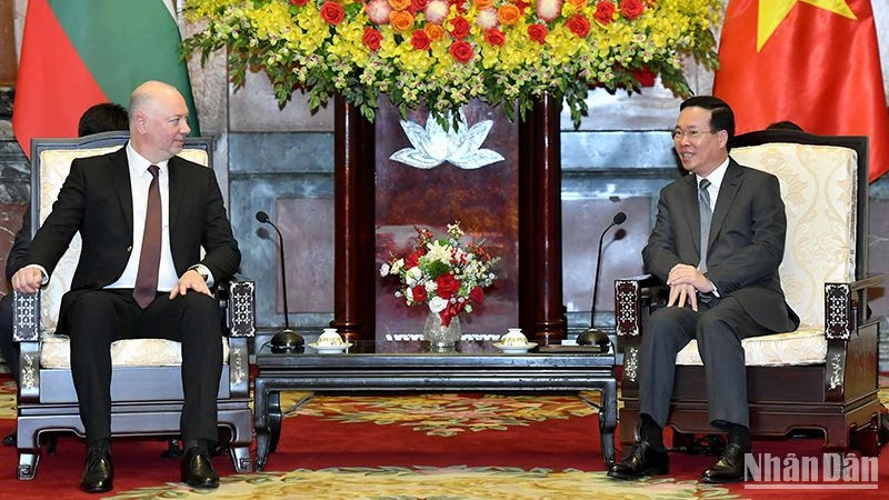 President Vo Van Thuong (R) and Speaker of the Bulgarian National Assembly Rosen Dimitrov Jeliazkov. (Photo: NDO)