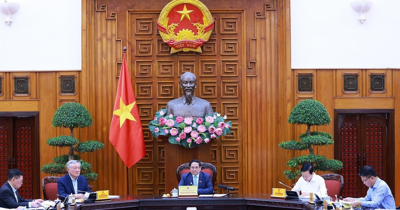 Prime Minister Pham Minh Chinh chairs the first meeting of the government steering committee to review the implementation of Resolution No. 18-NQ/TW (Photo: VNA)