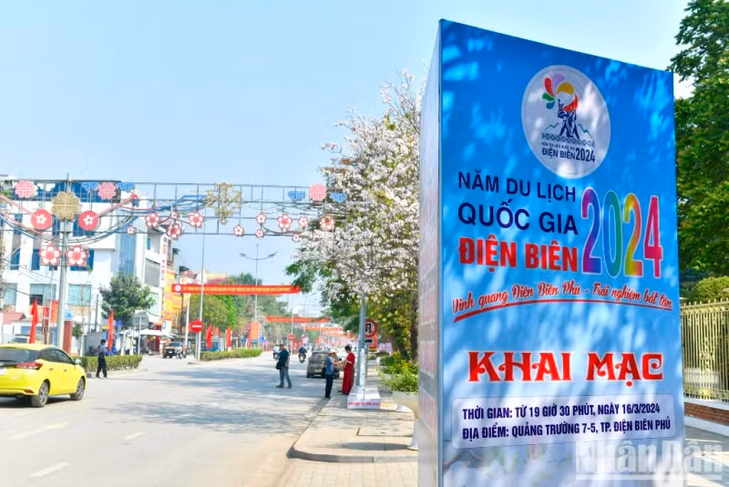 All streets are filled with banners and posters propagating the 2024 National Tourism Year – Dien Bien. All streets are filled with banners and posters propagating the 2024 National Tourism Year – Dien Bien.