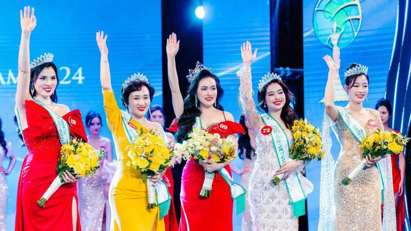 Top 5 of the contest. (Photo courtesy of the organising committee)