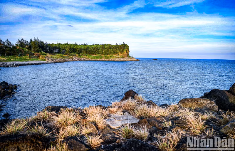 Con Co Island boasts a serene and dreamy beauty.