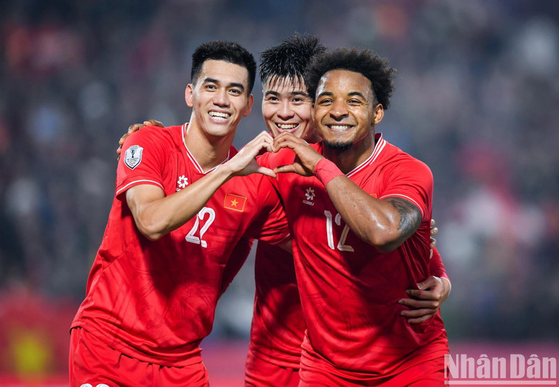 The 3-1 victory against Singapore at home on Sunday evening secured Vietnam a 5-1 aggregate win in the semifinals.