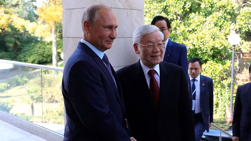 Party General Secretary Nguyen Phu Trong meets and talks with Russian President Vladimir Putin in Sochi City (Russia) in 2018. (Photo: Vietnamese Embassy in the Russian Federation)