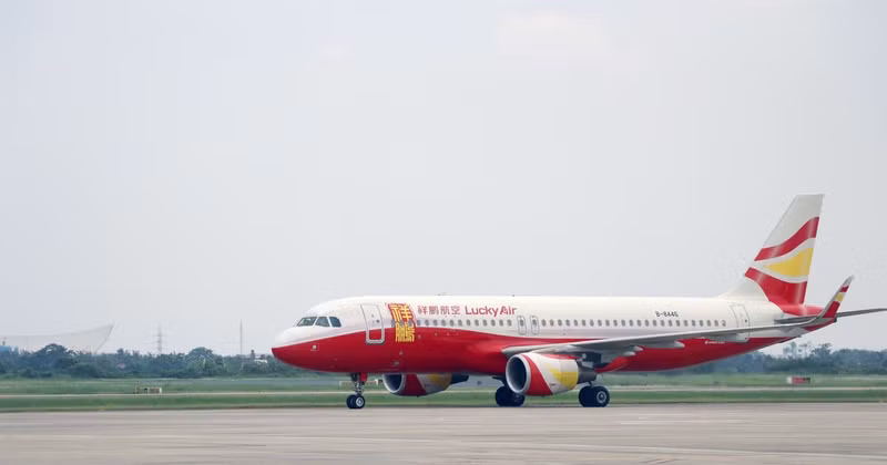 Cat Bi Intẻnational Airports welcomes the first flight from Lijiang, China's Yunnan province on June 15. (Photo: VNA) 