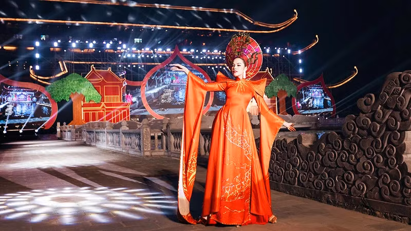 Miss Le Hoang Phuong is a beautiful Ao Dai designer in the programme. (Photo: KIENG CAN)