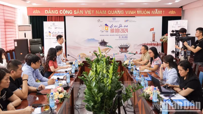 At the press conference on the festival.