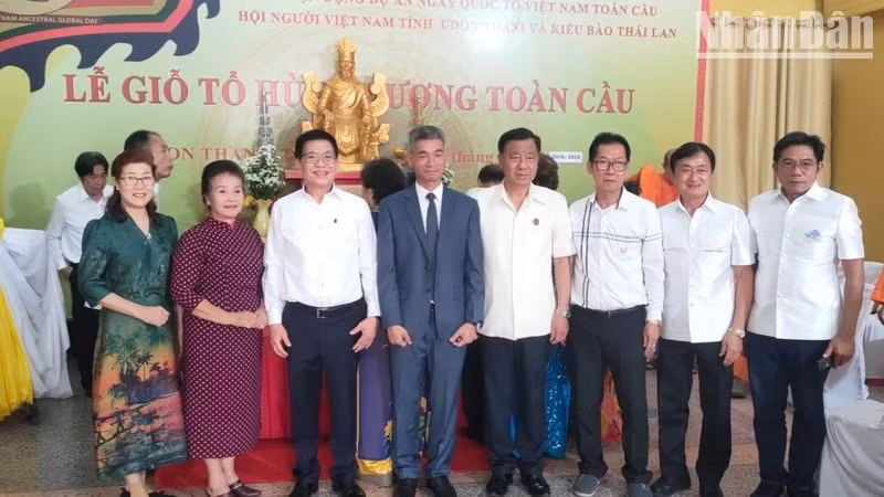 Overseas Vietnamese in Thailand at the ceremony. (Photo: collaborator)