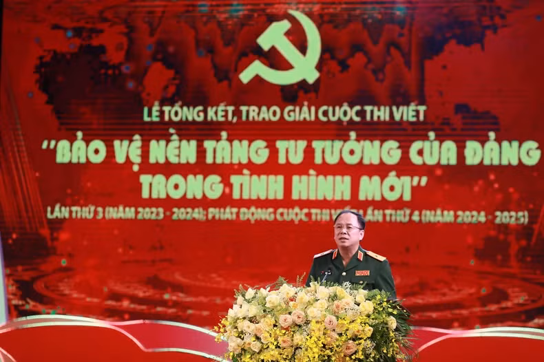 Major General Doan Xuan Bo, Editor-in-Chief of the People's Army Newspaper, launches the fourth writing contest on "Protecting the Party's ideological foundation in the new situation" (2024-2025). Major General Doan Xuan Bo, Editor-in-Chief of the People's Army Newspaper, launches the fourth writing contest on "Protecting the Party's ideological foundation in the new situation" (2024-2025).