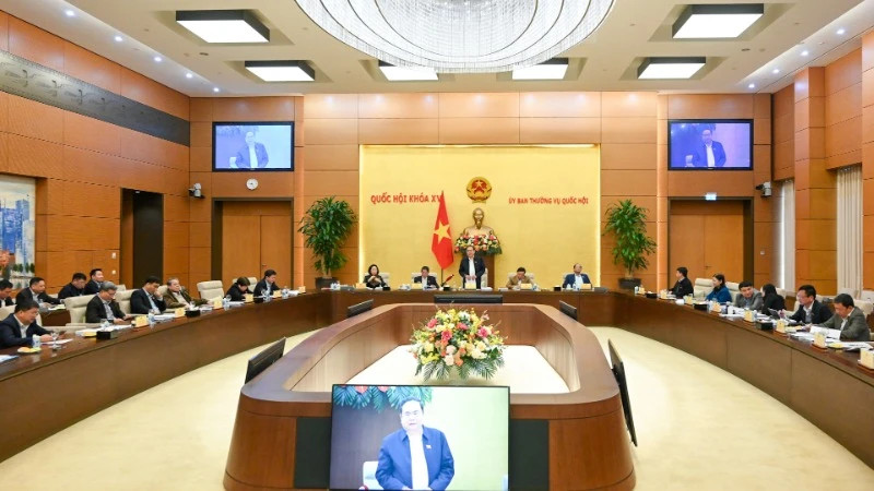 National Assembly Chairman Tran Thanh Man addresses the meeting (Photo: NDO)