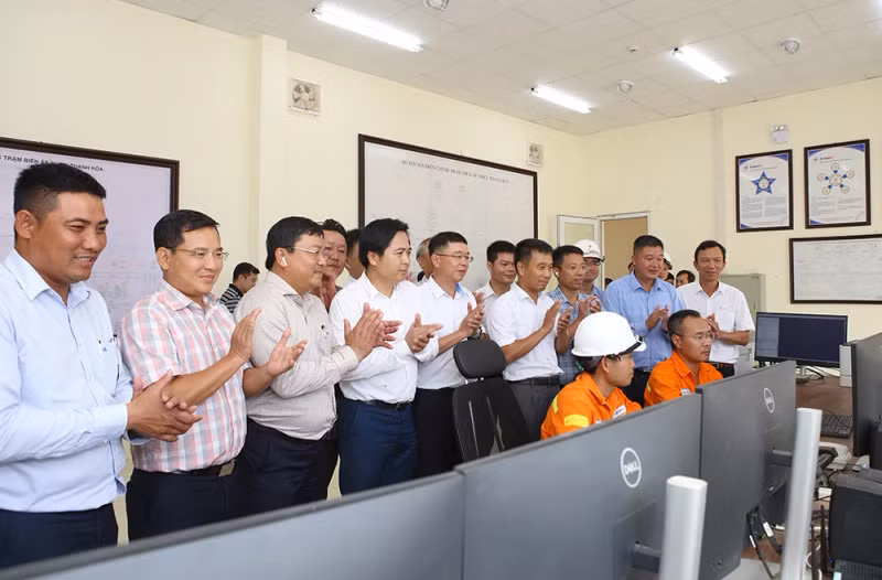 The Quynh Luu - Thanh Hoa 500kV Circuit-3 transmission line is energised. The Quynh Luu - Thanh Hoa 500kV Circuit-3 transmission line is energised.