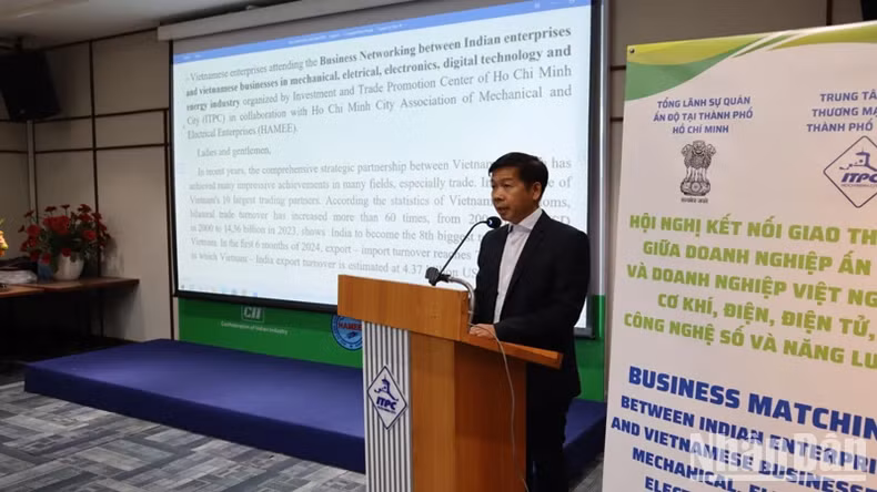 Dao Minh Chanh, Deputy Director of the Ho Chi Minh City Investment and Trade Promotion Centre, speaks at the conference.
