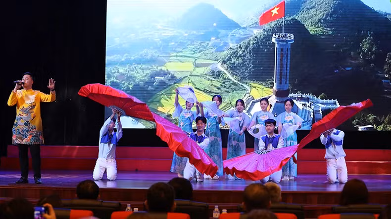 An art performance at the ceremony.