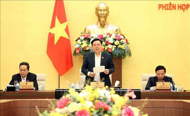 NA Chairman Vuong Dinh Hue speaks at the closing ceremony of the NA Standing Committee's 30th session (Photo: VNA) 