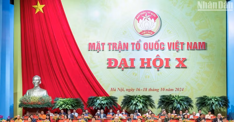 The Presidium chairs the Congress.