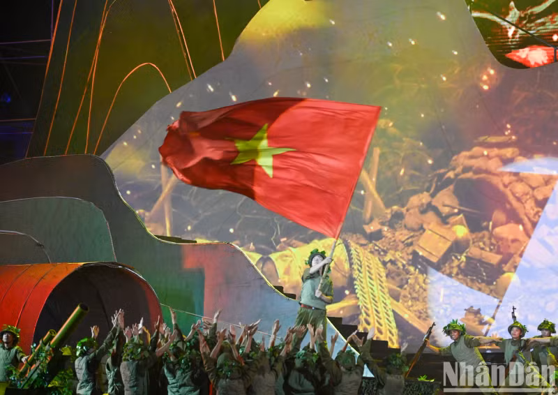 Lasting 90 minutes, the music performance brought many emotions to the audience.