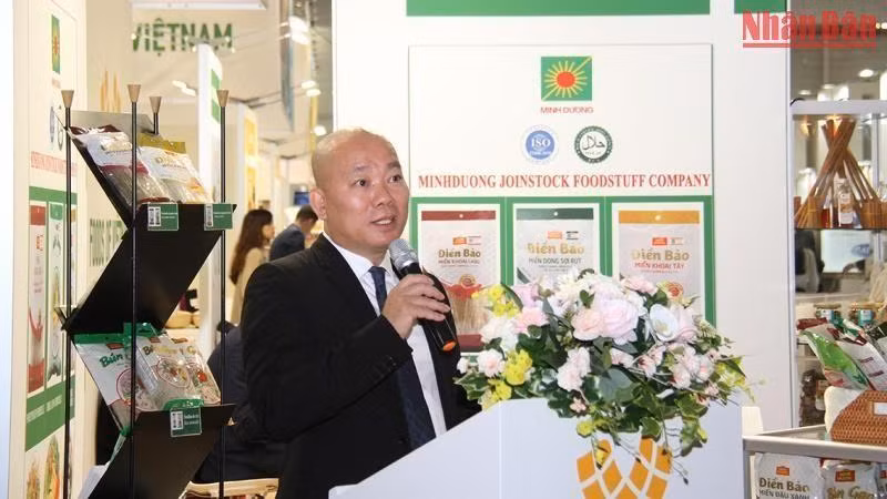 Vu Ba Phu speaks at the event. (Photo: Khai Hoan)