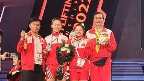 At the 2022 Asian Weightlifting Championships (Photo: thethao.sggp.org.vn)