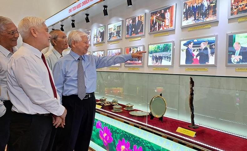 The delegates at the exhibition (Photo: NDO)