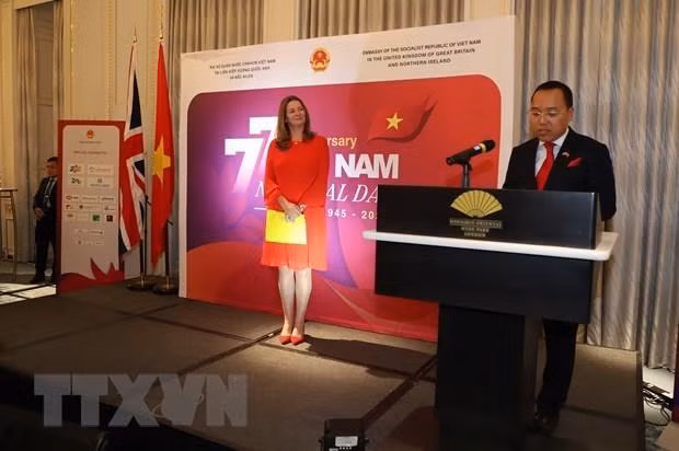 Vietnamese Ambassador Nguyen Hoang Long speaks at the event. (Photo: VNA)