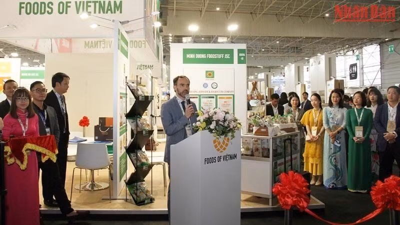 Jean-Marc Callois, special envoy of the French Minister of Agriculture and Food, highly appreciated the presence of Vietnamese businesses. (Photo: Khai Hoan)