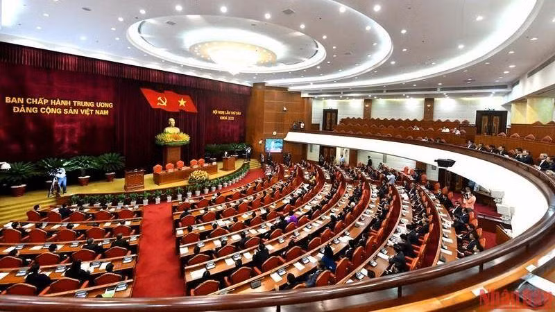 The 13th Party Central Committee concluded its sixth plenum on October 9 morning. (Photo: NDO)
