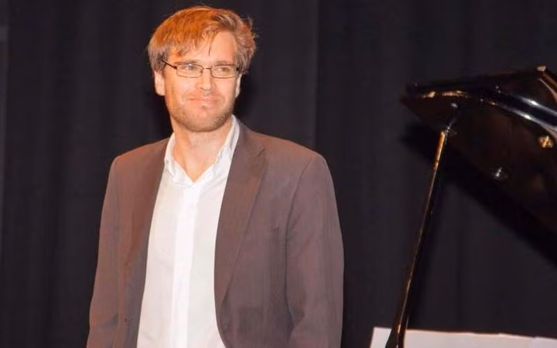 Artist Pablo Galdo (Photo courtesy of Embassy of Spain in Vietnam)