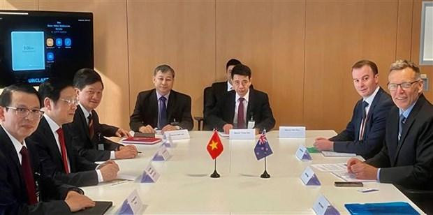 The CPV delegation meets with representatives of New Zealand's Ministry of Foreign Affairs and Trade (Photo: VNA) 