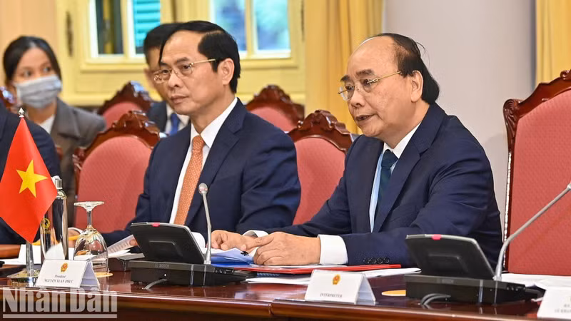 President Nguyen Xuan Phuc speaks at the talks.