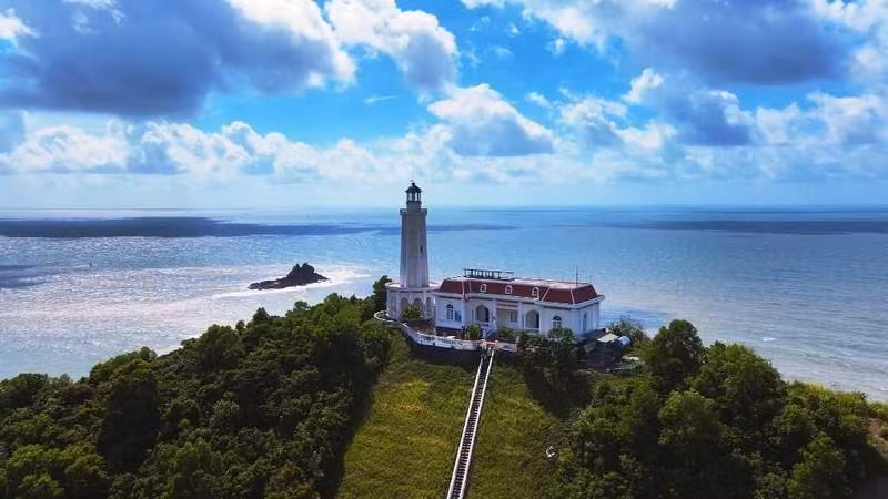 Vinh Thuc lighthouse (Photo: mongcai.gov.vn) Vinh Thuc lighthouse (Photo: mongcai.gov.vn)