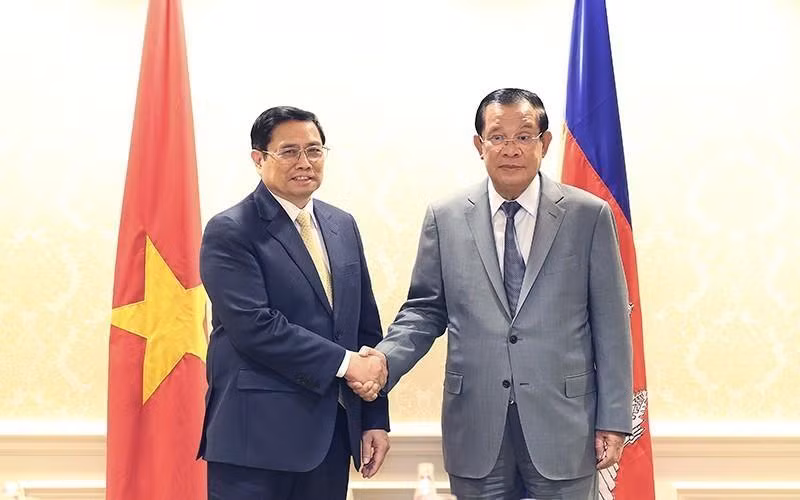 Prime Minister Pham Minh Chinh and Cambodian Prime Minister Hun Sen on the occasion of the ASEAN-US Special Summit in the US in May 2022. (Photo: VNA)