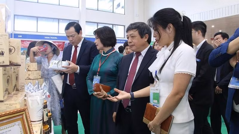 The 2022 VITM features more than 350 pavilions from domestic participants and about 50 others from foreign countries. (Photo: NDO)