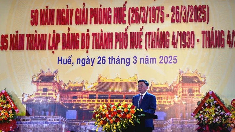 Tran Cam Tu, Politburo member and Permanent Member of the Secretariat, speaks at the ceremony. 