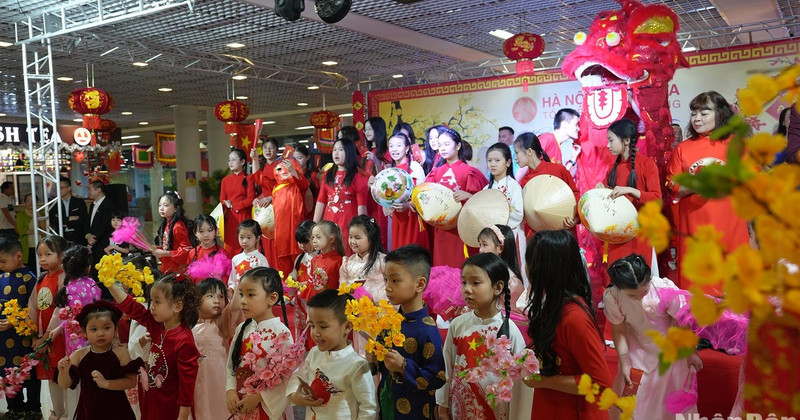 The Vietnamese community joyfully celebrate the traditional Lunar New Year at Incentra.