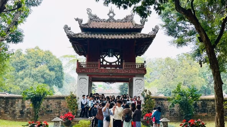 The Temple of Literature has long stood as a symbol of the Vietnamese people’s deep respect for learning and education.