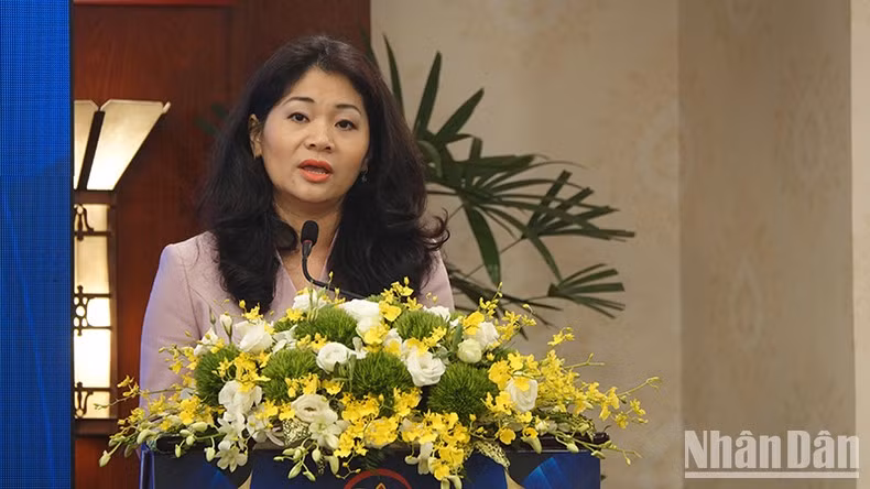 Dr. Nguyen Phuong Hoa, Director of the Department of International Cooperation, under the Ministry of Culture, Sports and Tourism, speaks at the seminar.