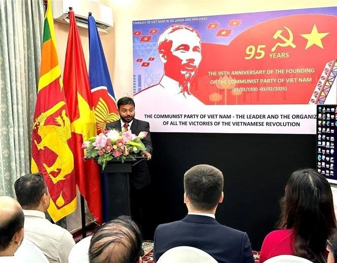 Deputy Minister of Foreign Affairs and Foreign Employment of Sri Lanka Arun Hemachandra speaks at the celebration. (Photo: VNA) 