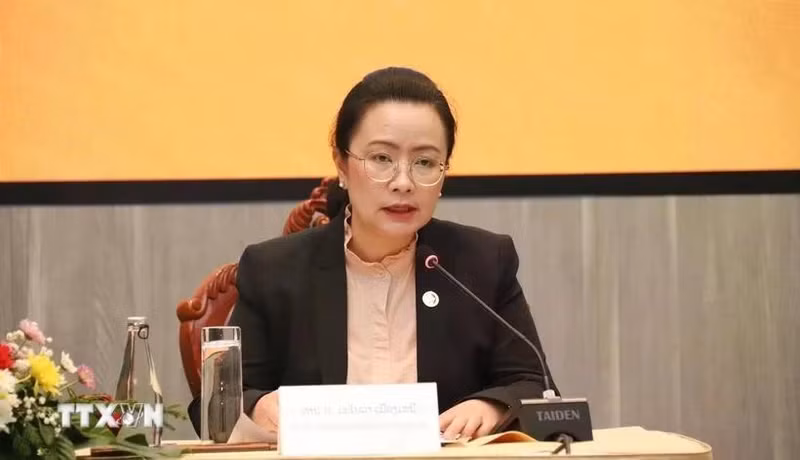 Manola Meuangmani, Director General of the Foreign Exchange Management Department under the Bank of the Lao PDR, speaks at the conference (Photo: VNA) 