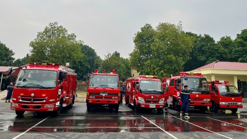 The fire trucks donated by Japan were handed over to the police forces of Ha Nam Province and Thai Binh Province for direct management and use. (Source: Japanese Embassy in Vietnam)
