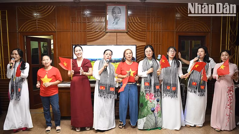 Songs praising revolution and love for the homeland bring vibrance to the celebration.