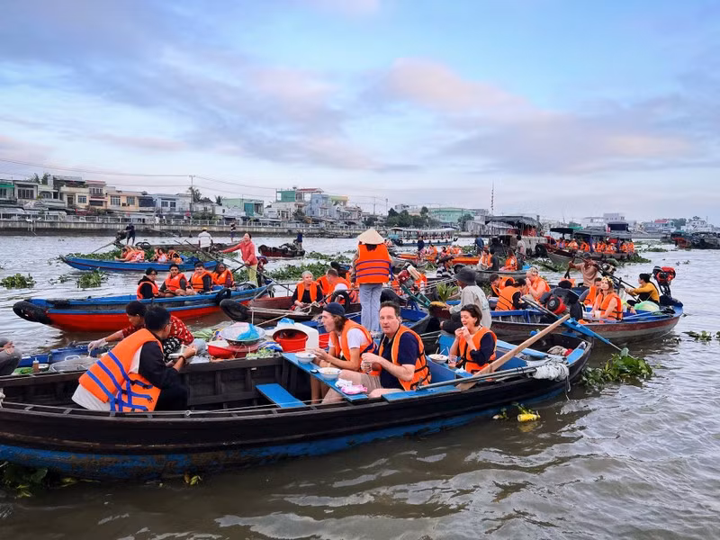 New day on Cai Rang Floating Market