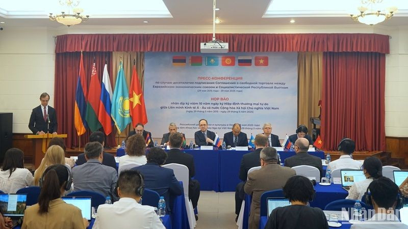An overview of the press conference. (Photo: TRUNG HUNG)