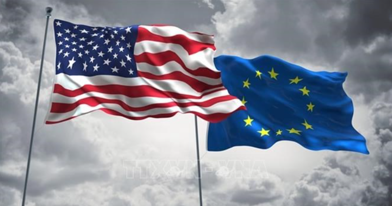 EU and US flags. (Photo: USEU.usmission.gov/VNA)