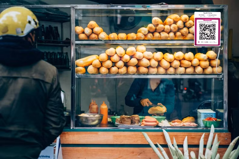 A bakery with a MoMo QR code. A bakery with a MoMo QR code.